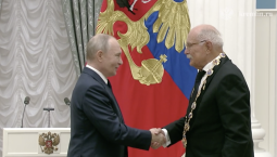 Путин вручил высшую награду Никите Михалкову