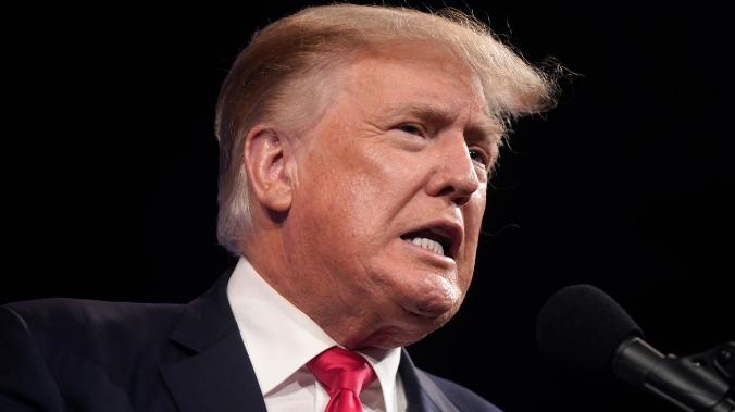 Трамп обвинил Джо Байдена в отказе американцев от вакцинации