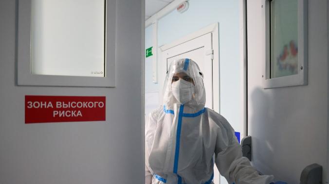 В России за сутки выявили ещё 165 643 случая COVID