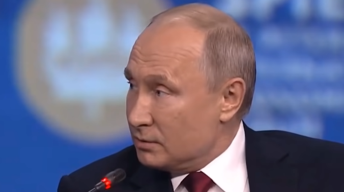 Путин: доходы России выросли, несмотря на санкции