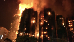 Мощнейший за 17 лет пожар охватил высотки Гонконга