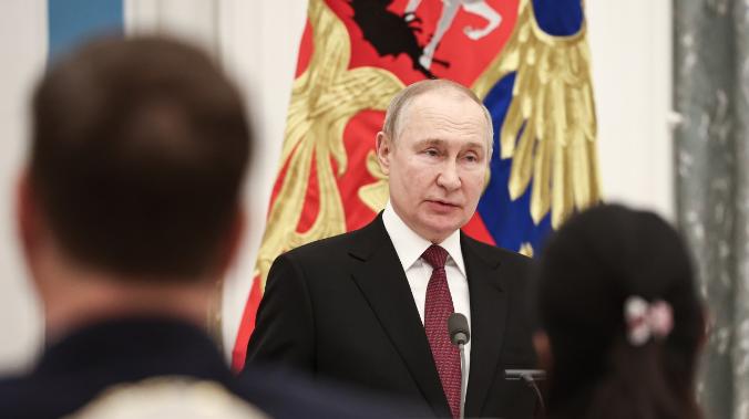  Путин: любовь к Отечеству закладывается в семье