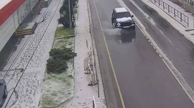 Не весенняя погода: на Сочи обрушились град и снег 