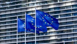 Еврокомиссия подготовит план об обороне без США