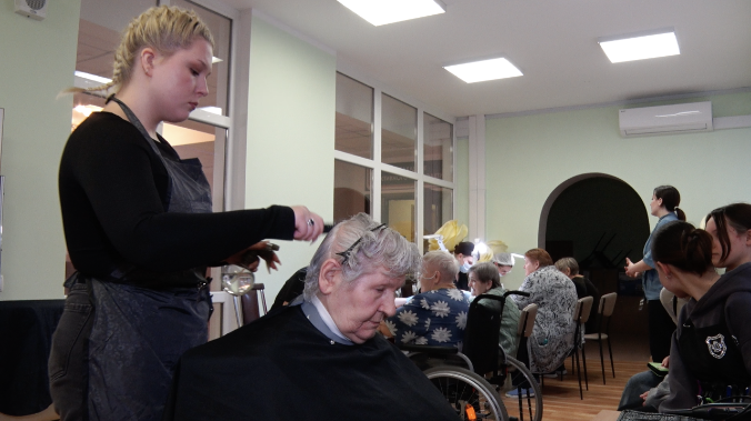 Для подопечных Дома-интерната Севастополя прошёл день красоты