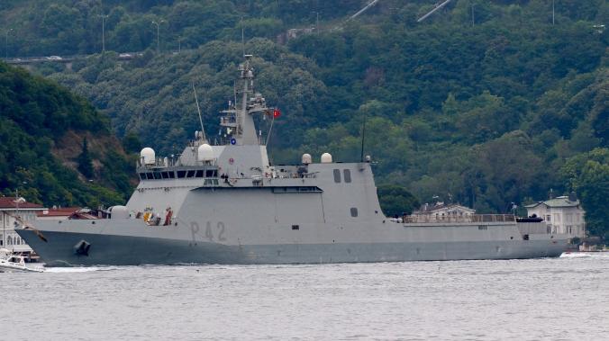 Корабли Черноморского флота следят за судами НАТО