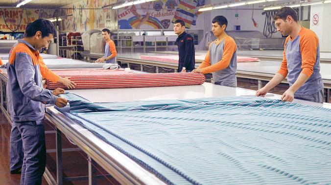Узбекистан планирует открыть в России текстильные магазины