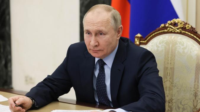 Владимир Путин: Россия уверенно справляется с санкциями