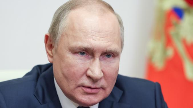 Путин: ситуация в сфере обеспечения безопасности РФ и поддержки Донбасса экстраординарна 