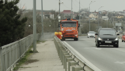 Техника «Севавтодора» чистит дороги после зимы