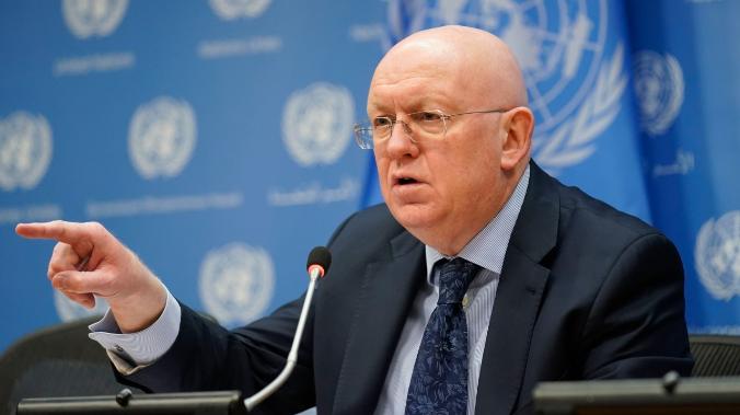 Небензя показал украинский учебник на Совбезе ООН