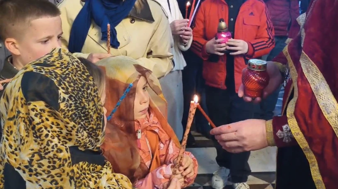 В Севастополь доставили частицу Благодатного огня