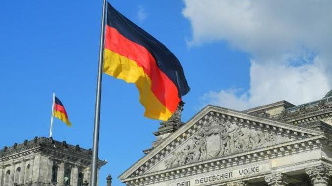 Немецкий эксперт Фишер: Германия ведет двойную игру