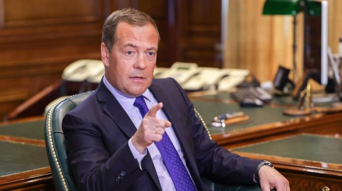 Медведев дал жёсткую оценку планам ЕС ввести потолок цен на российский газ