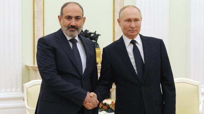 Путин обсудил с Пашиняном ход трёхсторонних переговоров по Карабаху