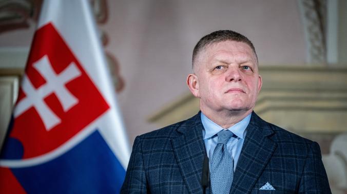 Литва и Латвия не пропустят борт Фицо в Москву 