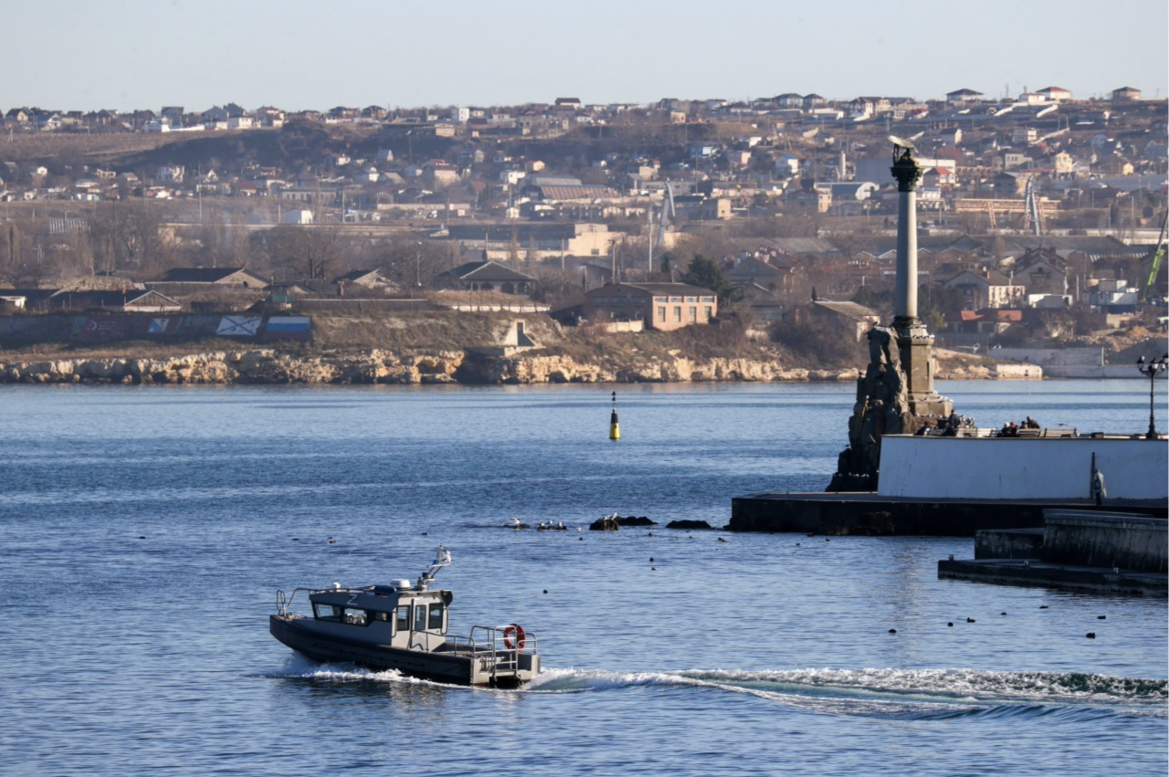 Севастополь новости атака. Севастополь ВМФ бухта. Доковая бухта Севастополь. Артиллерийская бухта Севастополь сверху. Акватория Севастополь.