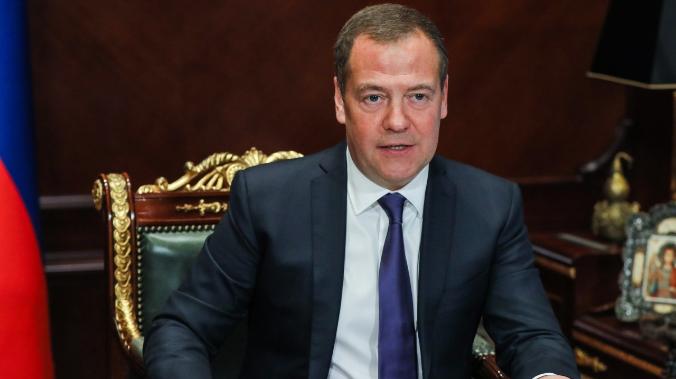 Медведев заявил, что понятие территориального суверенитета в России никуда не исчезло