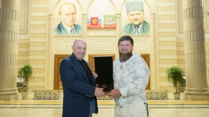 Кадыров выложил в сеть фото с Пригожиным и потребовал премию от ФБР  