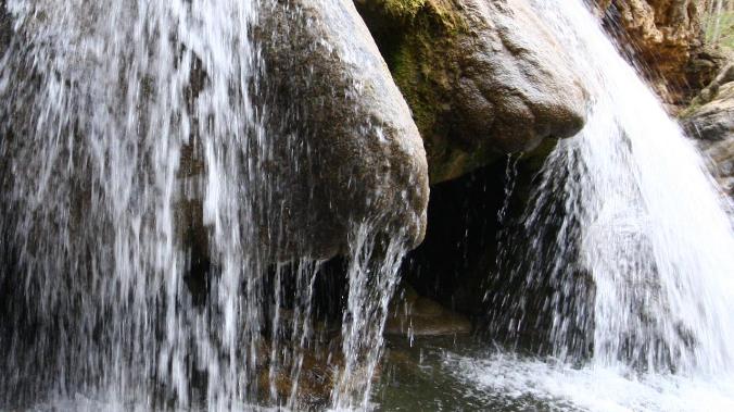 Обильные дожди наполнили крымский водопад Су-Учхан