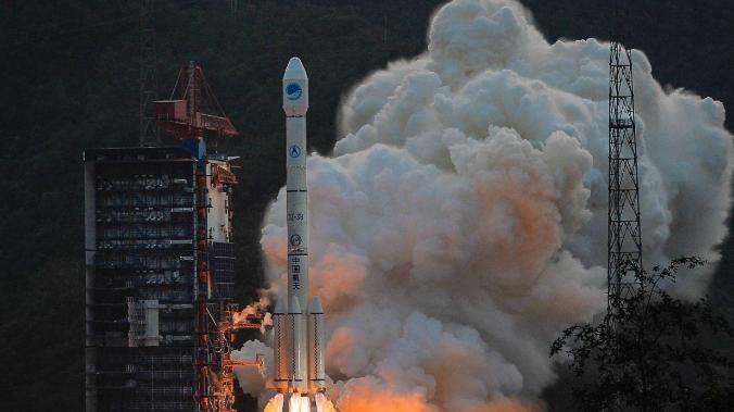 Китай готовится очистить космос от мусора