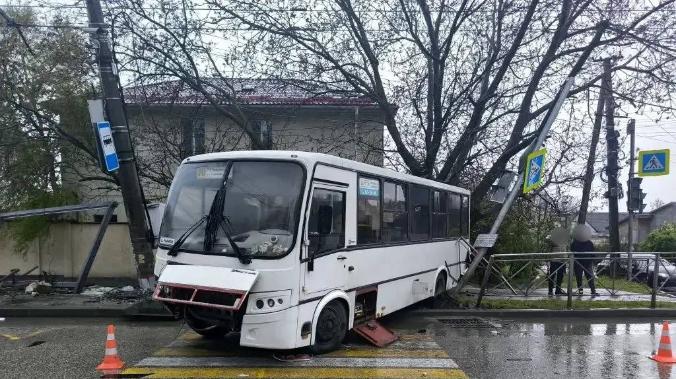 Женщина пострадала в ДТП на остановке Симферополя