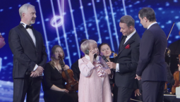 Путин поздравил Пахмутову с 96-летием на концерте