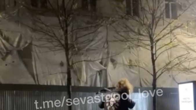  Арбалетчик устроил стрельбу в центре Севастополя 