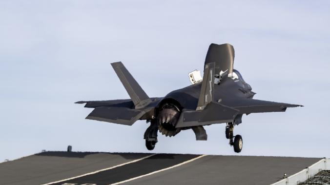 Российские ВКС перехватили британский истребитель F-35 