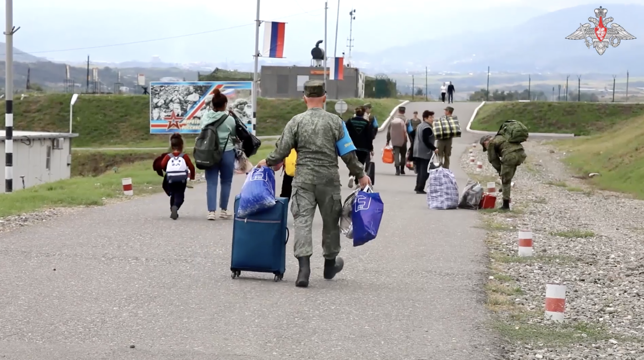 Миротворцы России помогают жителям Нагорного Карабаха ::Первый ...