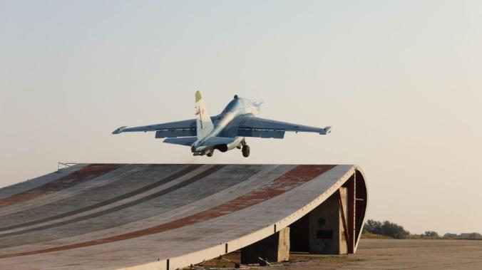 Пилоты палубной авиации вернулись в Мурманскую область 