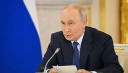 Путин поручил направить регионам 100 млрд рублей
