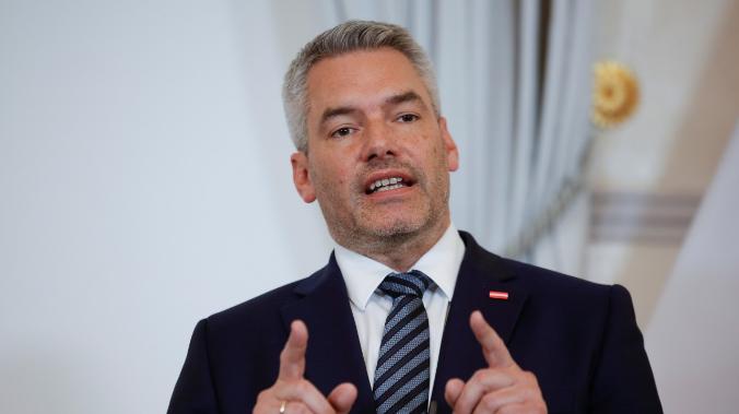 Канцлер Австрии Нехаммер выступил против ускоренного принятия в ЕС Украины и Боснии