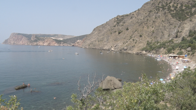 Вода в море и песок в Крыму и Севастополе — в норме