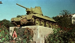 13 апреля 1944 года был освобождён Симферополь