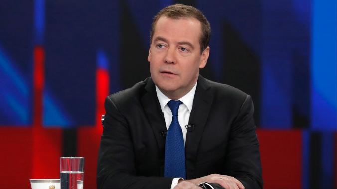Медведев: антироссийские санкции погубят американоцентричный мир