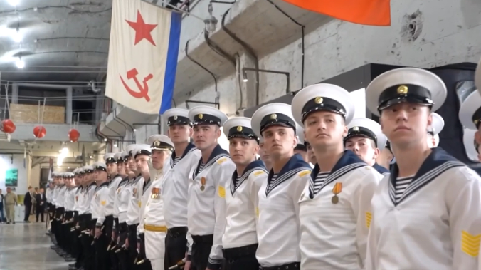 76-й выпуск ЧВВМУ им. Нахимова впервые прошел в подземном музее Балаклавы