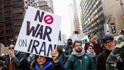 Жители США выступают против войны с Ираном