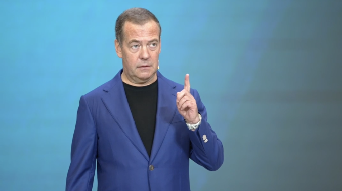 Медведев: Германия заслуживает удара по Берлину