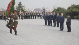 Лукашенко по просьбе Путина возложил цветы в Пхеньяне в знак благодарности за помощь в СВО	