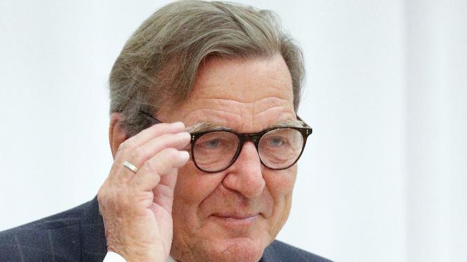 Бывший канцлер ФРГ Шредер призвал снять «бессмысленные» санкции и запустить «СП-2»