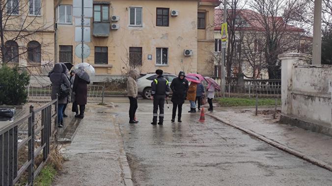 В Севастополе эвакуированы 10 учебных учреждений