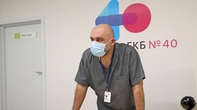 Врач предупредил о фатальности осложнений COVID-19 во время жары