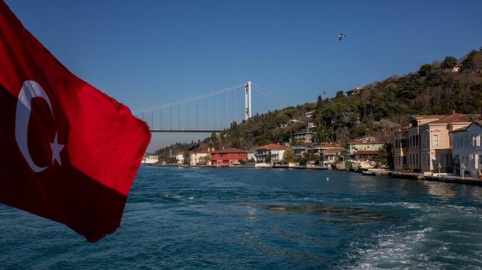 Турция направила к российским границам военный корабль 