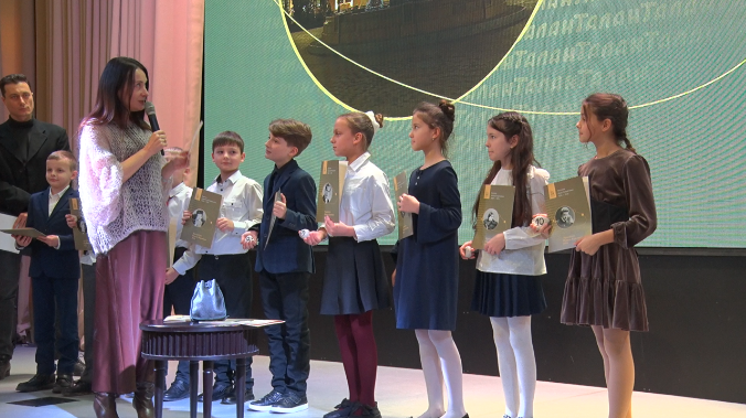 Учеников школы искусств Севастополя посвятили в артисты