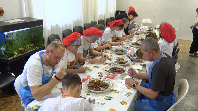 Дети приготовили пряники для бойцов спецоперации