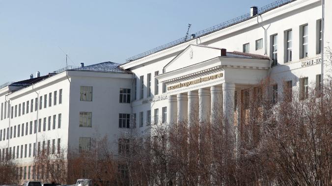 Ректора университета в Якутске задержали за получение 250 млн руб. на несуществующих студентов
