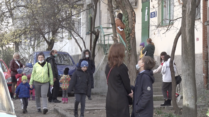 В подвале детской поликлиники развели крыс?