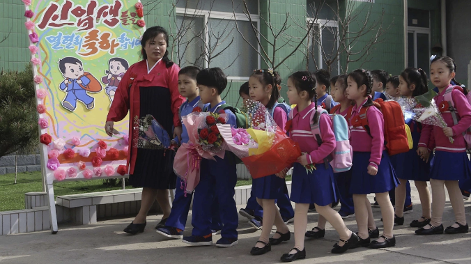 В школах КНДР стал обязательным русский язык