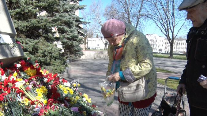 «Мы все как одна семья»: Севастополь скорбит по погибшим в теракте